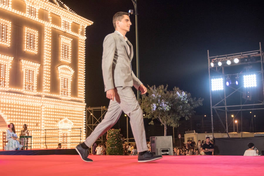Paloma Burgueño Franco y Edgar Benítez Villodres fueron coronados anoche como los más bellos de la capital durante la tradicional gala celebrada en la portada del Real de Cortijo de Torres