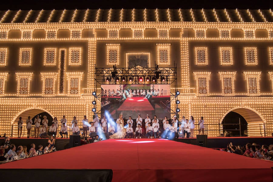 Paloma Burgueño Franco y Edgar Benítez Villodres fueron coronados anoche como los más bellos de la capital durante la tradicional gala celebrada en la portada del Real de Cortijo de Torres