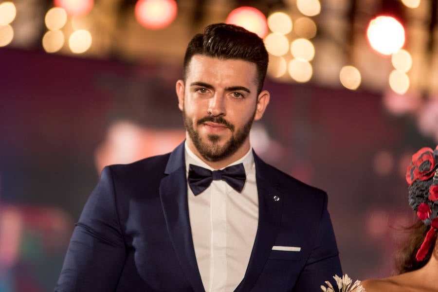 Paloma Burgueño Franco y Edgar Benítez Villodres fueron coronados anoche como los más bellos de la capital durante la tradicional gala celebrada en la portada del Real de Cortijo de Torres