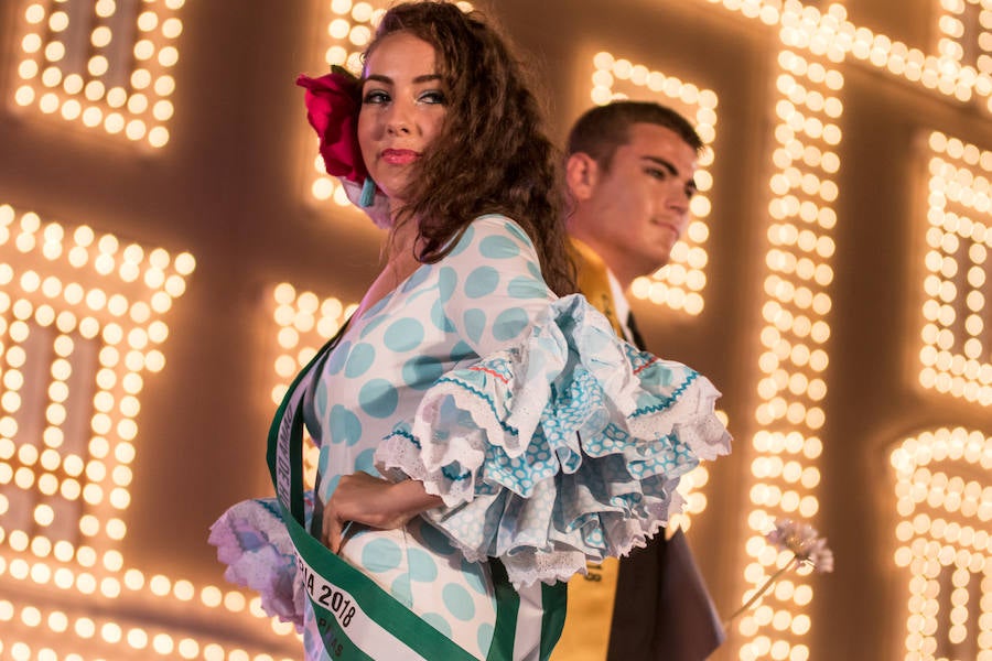 Paloma Burgueño Franco y Edgar Benítez Villodres fueron coronados anoche como los más bellos de la capital durante la tradicional gala celebrada en la portada del Real de Cortijo de Torres