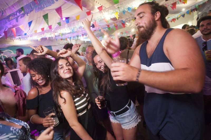 Ambiente en el Cortijo de Torres en la jornada del viernes.