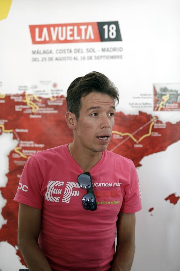 Málaga es protagonista en la Vuelta Ciclista España 2018. La etapa inicial y hasta otras tres tocan tierras malagueñas en una edición en la que hasta la canción oficial es de una malagueña. Aquí recogemos las mejores imágenes del paso por Málaga.