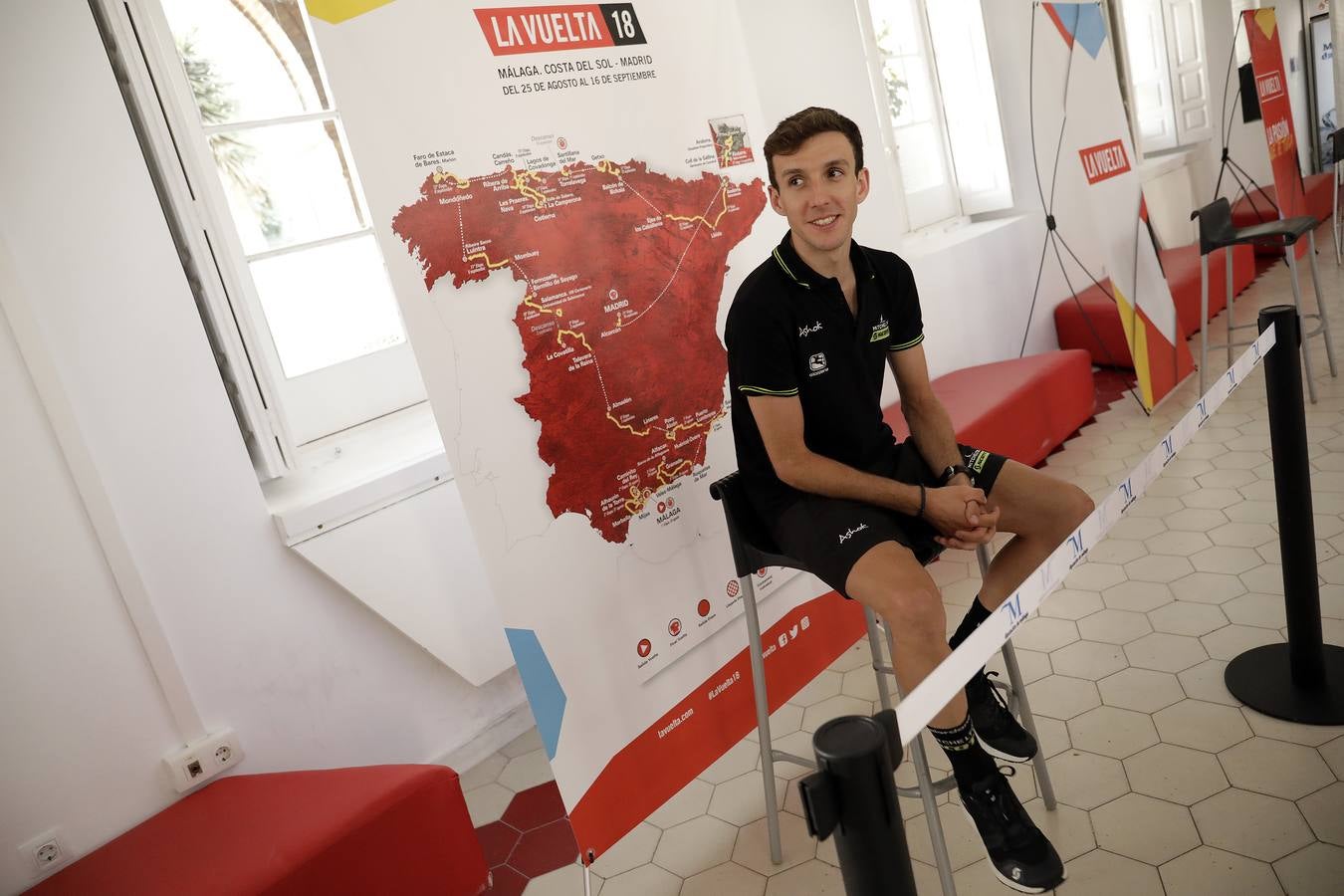 Málaga es protagonista en la Vuelta Ciclista España 2018. La etapa inicial y hasta otras tres tocan tierras malagueñas en una edición en la que hasta la canción oficial es de una malagueña. Aquí recogemos las mejores imágenes del paso por Málaga.