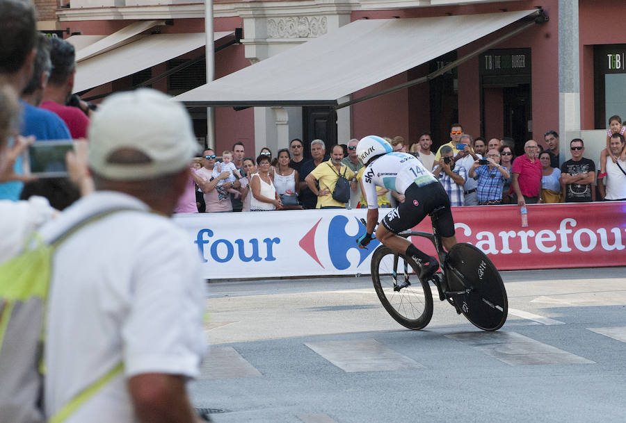 Málaga es protagonista en la Vuelta Ciclista España 2018. La etapa inicial y hasta otras tres tocan tierras malagueñas en una edición en la que hasta la canción oficial es de una malagueña. Aquí recogemos las mejores imágenes del paso por Málaga