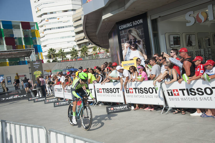 Málaga es protagonista en la Vuelta Ciclista España 2018. La etapa inicial y hasta otras tres tocan tierras malagueñas en una edición en la que hasta la canción oficial es de una malagueña. Aquí recogemos las mejores imágenes del paso por Málaga