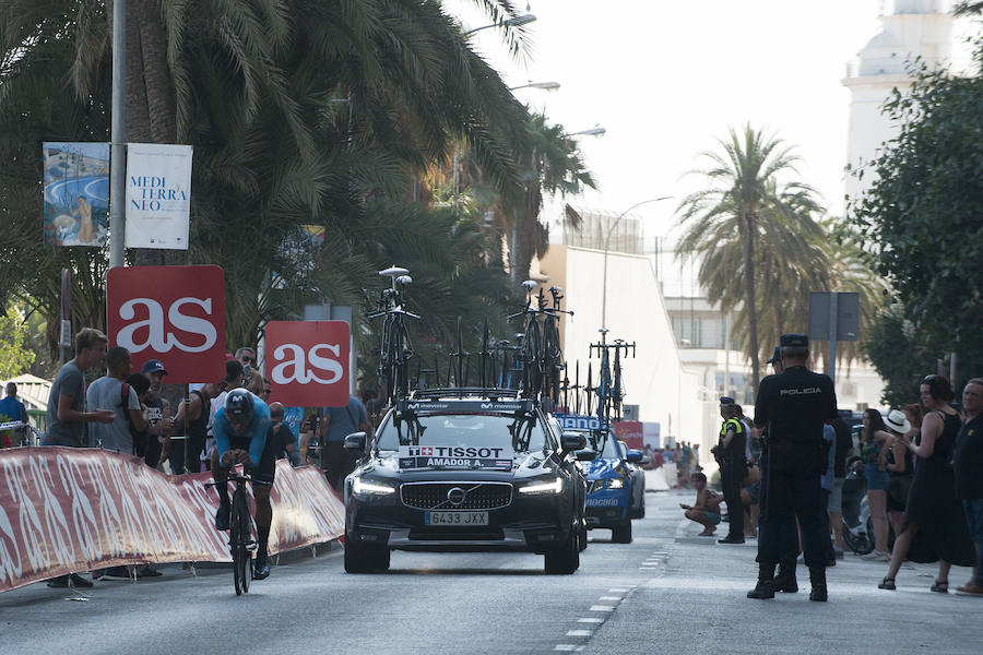 Málaga es protagonista en la Vuelta Ciclista España 2018. La etapa inicial y hasta otras tres tocan tierras malagueñas en una edición en la que hasta la canción oficial es de una malagueña. Aquí recogemos las mejores imágenes del paso por Málaga