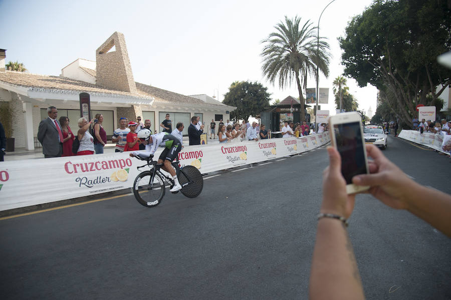 Málaga es protagonista en la Vuelta Ciclista España 2018. La etapa inicial y hasta otras tres tocan tierras malagueñas en una edición en la que hasta la canción oficial es de una malagueña. Aquí recogemos las mejores imágenes del paso por Málaga