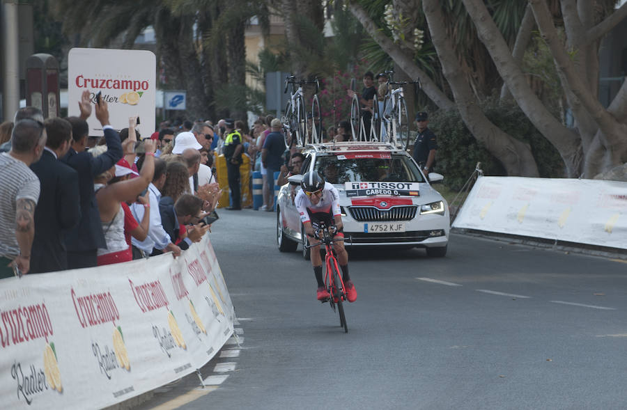 Málaga es protagonista en la Vuelta Ciclista España 2018. La etapa inicial y hasta otras tres tocan tierras malagueñas en una edición en la que hasta la canción oficial es de una malagueña. Aquí recogemos las mejores imágenes del paso por Málaga