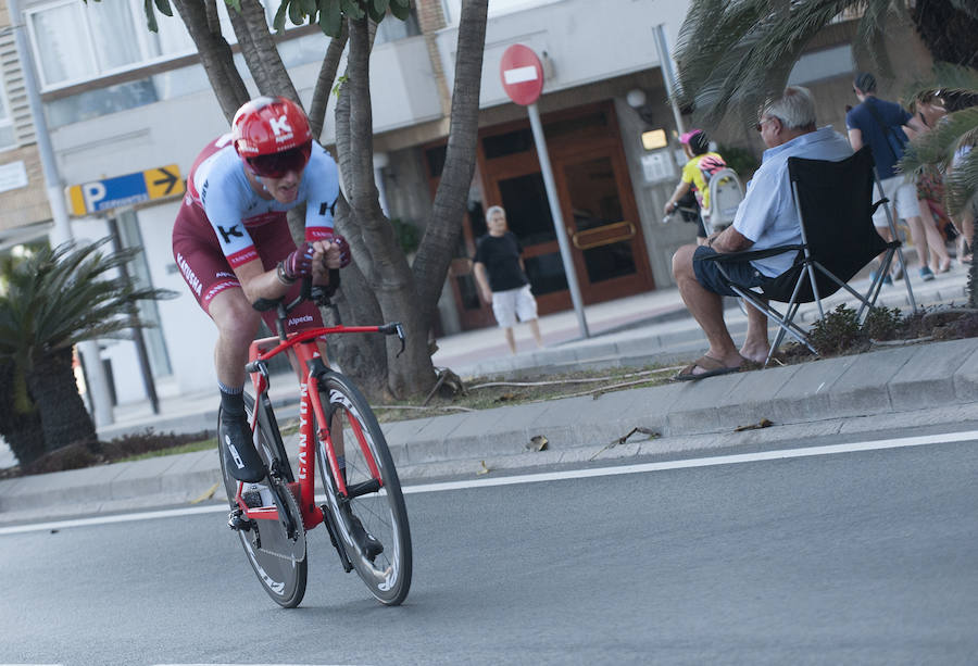 Málaga es protagonista en la Vuelta Ciclista España 2018. La etapa inicial y hasta otras tres tocan tierras malagueñas en una edición en la que hasta la canción oficial es de una malagueña. Aquí recogemos las mejores imágenes del paso por Málaga