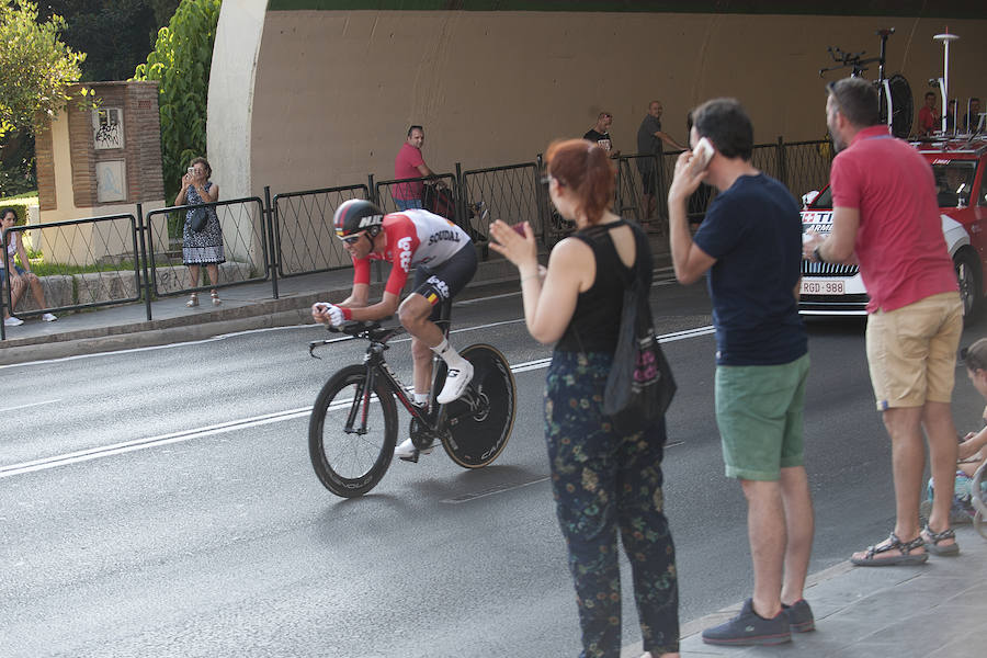 Málaga es protagonista en la Vuelta Ciclista España 2018. La etapa inicial y hasta otras tres tocan tierras malagueñas en una edición en la que hasta la canción oficial es de una malagueña. Aquí recogemos las mejores imágenes del paso por Málaga