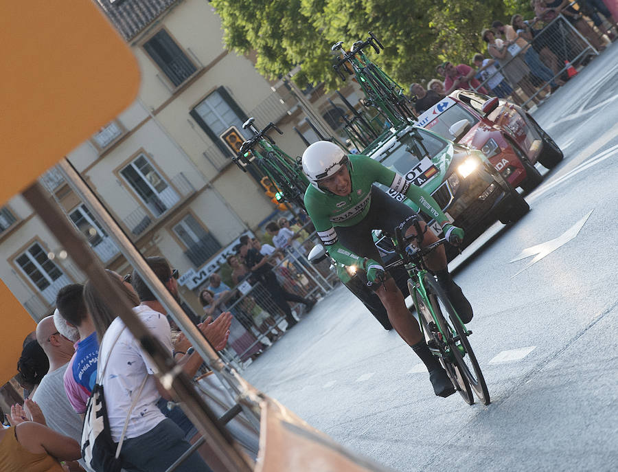 Málaga es protagonista en la Vuelta Ciclista España 2018. La etapa inicial y hasta otras tres tocan tierras malagueñas en una edición en la que hasta la canción oficial es de una malagueña. Aquí recogemos las mejores imágenes del paso por Málaga