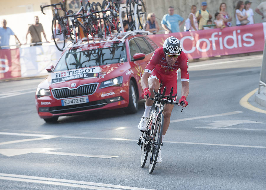 Málaga es protagonista en la Vuelta Ciclista España 2018. La etapa inicial y hasta otras tres tocan tierras malagueñas en una edición en la que hasta la canción oficial es de una malagueña. Aquí recogemos las mejores imágenes del paso por Málaga