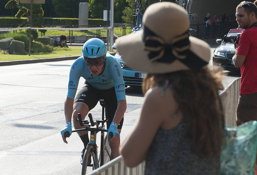 Málaga es protagonista en la Vuelta Ciclista España 2018. La etapa inicial y hasta otras tres tocan tierras malagueñas en una edición en la que hasta la canción oficial es de una malagueña. Aquí recogemos las mejores imágenes del paso por Málaga