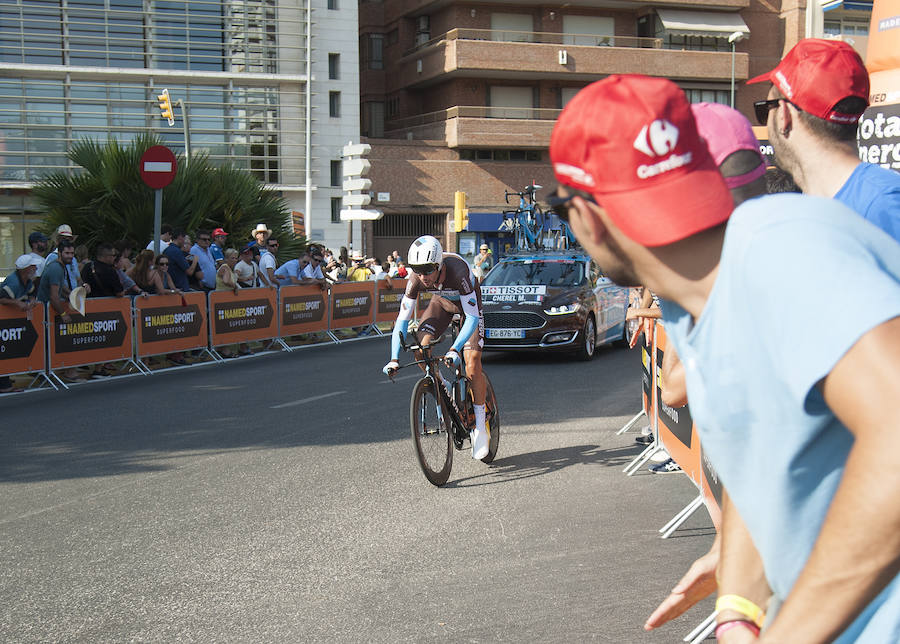 Málaga es protagonista en la Vuelta Ciclista España 2018. La etapa inicial y hasta otras tres tocan tierras malagueñas en una edición en la que hasta la canción oficial es de una malagueña. Aquí recogemos las mejores imágenes del paso por Málaga