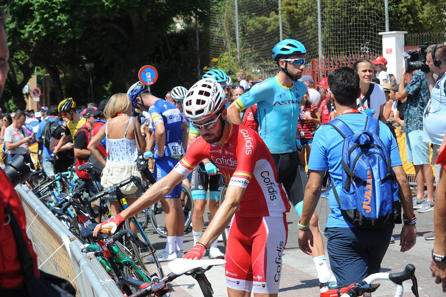 Málaga es protagonista en la Vuelta Ciclista España 2018. La etapa inicial y hasta otras tres tocan tierras malagueñas en una edición en la que hasta la canción oficial es de una malagueña. Aquí recogemos las mejores imágenes del paso por Málaga