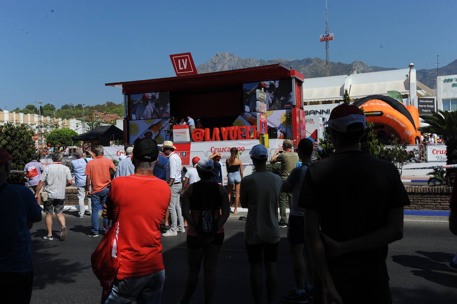 Málaga es protagonista en la Vuelta Ciclista España 2018. La etapa inicial y hasta otras tres tocan tierras malagueñas en una edición en la que hasta la canción oficial es de una malagueña. Aquí recogemos las mejores imágenes del paso por Málaga