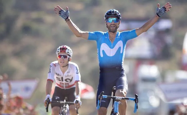 Alejandro Valverde celebra la victoria. 