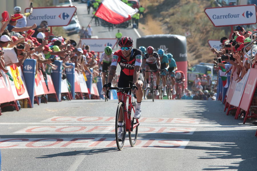 Málaga es protagonista en la Vuelta Ciclista España 2018. La etapa inicial y hasta otras tres tocan tierras malagueñas en una edición en la que hasta la canción oficial es de una malagueña. Aquí recogemos las mejores imágenes del paso por Málaga