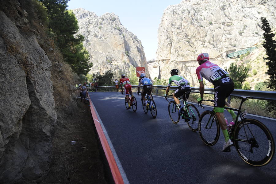 Málaga es protagonista en la Vuelta Ciclista España 2018. La etapa inicial y hasta otras tres tocan tierras malagueñas en una edición en la que hasta la canción oficial es de una malagueña. Aquí recogemos las mejores imágenes del paso por Málaga