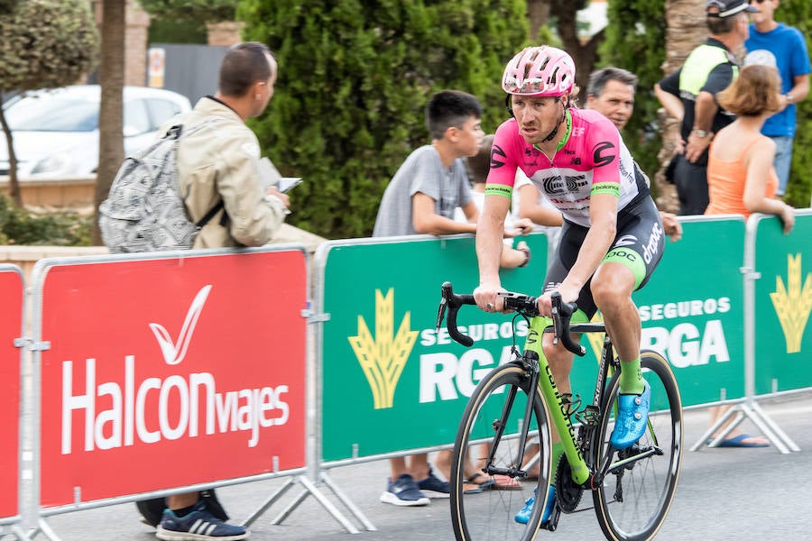 Málaga es protagonista en la Vuelta Ciclista España 2018. La etapa inicial y hasta otras tres tocan tierras malagueñas en una edición en la que hasta la canción oficial es de una malagueña. Aquí recogemos las mejores imágenes del paso por Málaga