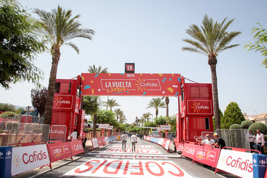 Málaga es protagonista en la Vuelta Ciclista España 2018. La etapa inicial y hasta otras tres tocan tierras malagueñas en una edición en la que hasta la canción oficial es de una malagueña. Aquí recogemos las mejores imágenes del paso por Málaga