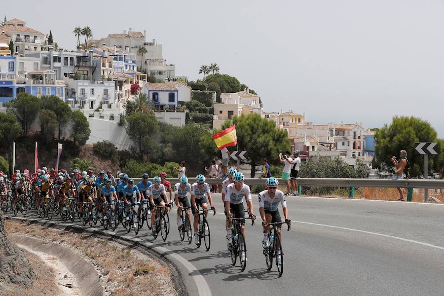 Málaga es protagonista en la Vuelta Ciclista España 2018. La etapa inicial y hasta otras tres tocan tierras malagueñas en una edición en la que hasta la canción oficial es de una malagueña. Aquí recogemos las mejores imágenes del paso por Málaga