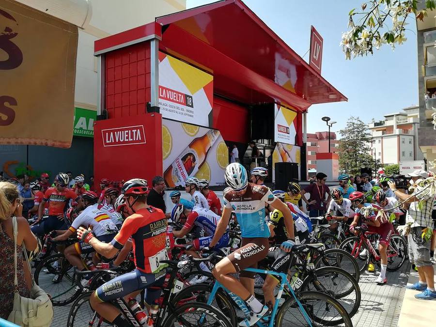 Málaga es protagonista en la Vuelta Ciclista España 2018. La etapa inicial y hasta otras tres tocan tierras malagueñas en una edición en la que hasta la canción oficial es de una malagueña. Aquí recogemos las mejores imágenes del paso por Málaga