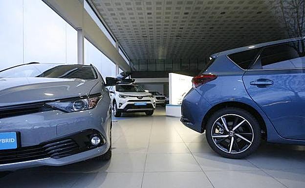 Industria aplaza a 2020 la subida del precio de los coches por las emisiones