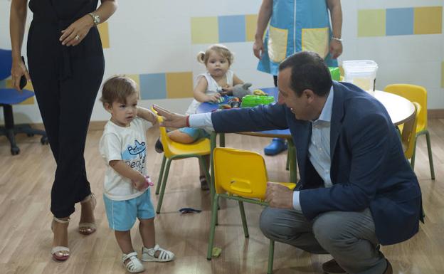 Llantos y juegos en el primer día de 'cole' en las guarderías de Málaga