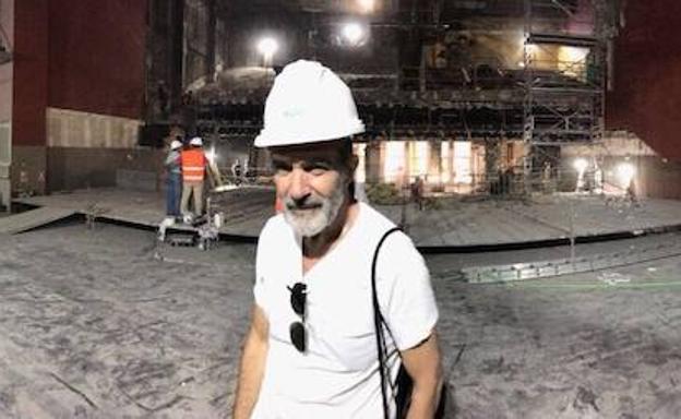 Antonio Banderas visita las obras del Teatro del Soho