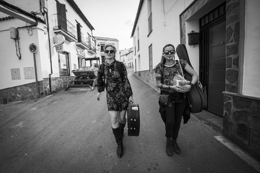 Ambiente y actuaciones en el Auditorio Blas Infante en el balcón del Tajo de Ronda