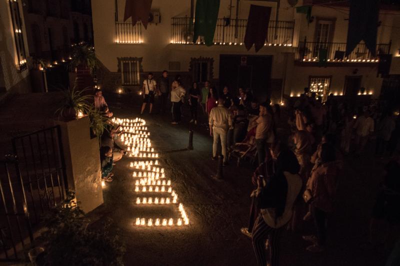 Velas, zocos o talleres dan vida al encuentro, que este viernes recibió a Niña Pastori y que el domingo echa el cierre con Triana