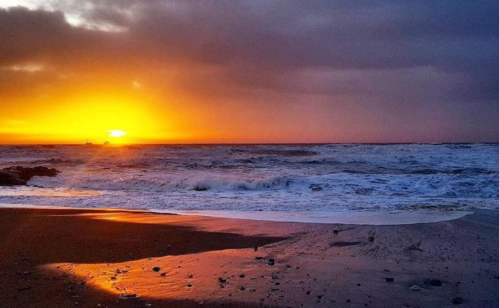 Puesta de sol en la desembocadura del río Guadalhorce.