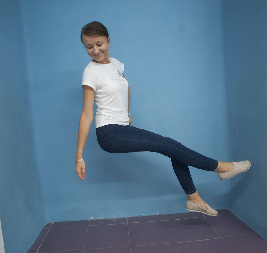 El Museo de la Imaginación se instala en el Soho de Málaga y se hace un hueco en la oferta cultural de la capital con una exhibición que mezcla ciencia y ilusionismo con un sentido lúdico