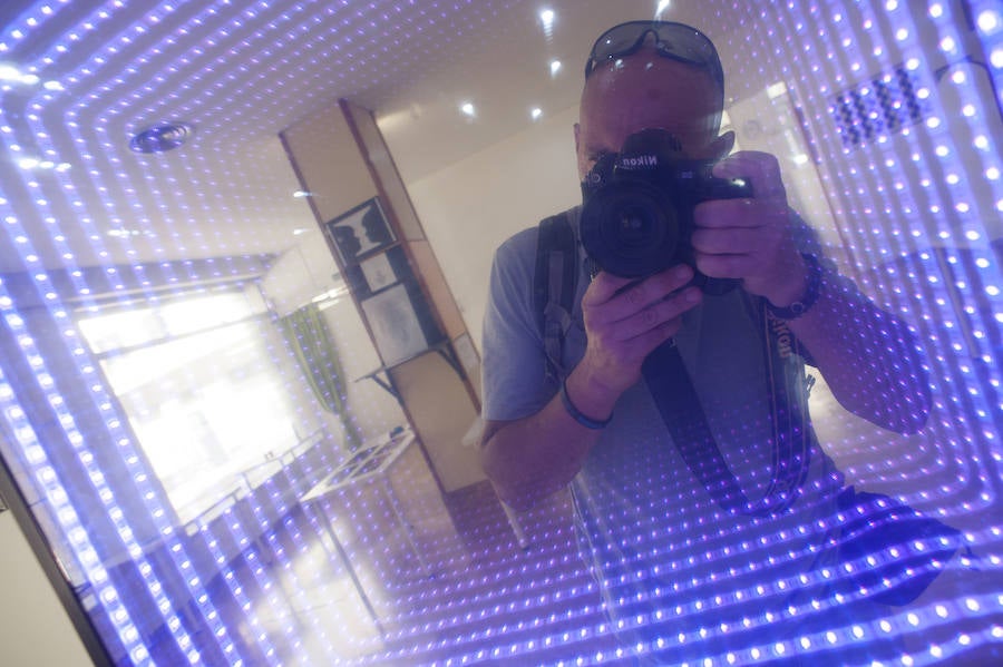 El Museo de la Imaginación se instala en el Soho de Málaga y se hace un hueco en la oferta cultural de la capital con una exhibición que mezcla ciencia y ilusionismo con un sentido lúdico