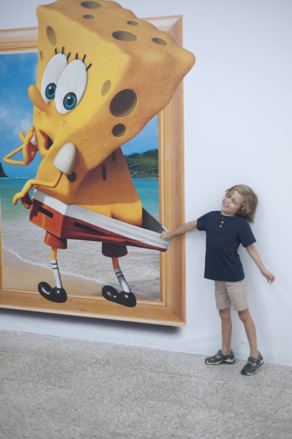 El Museo de la Imaginación se instala en el Soho de Málaga y se hace un hueco en la oferta cultural de la capital con una exhibición que mezcla ciencia y ilusionismo con un sentido lúdico