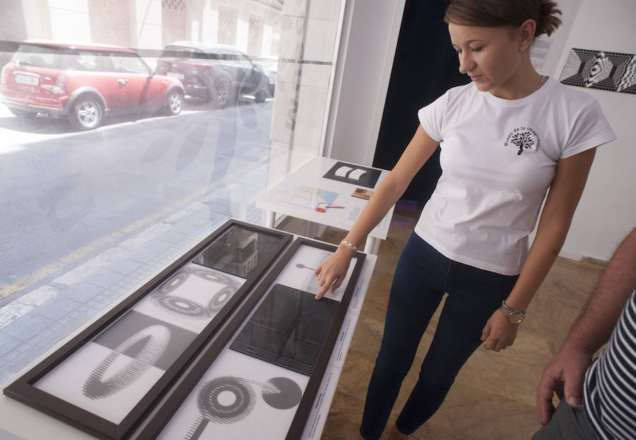 El Museo de la Imaginación se instala en el Soho de Málaga y se hace un hueco en la oferta cultural de la capital con una exhibición que mezcla ciencia y ilusionismo con un sentido lúdico