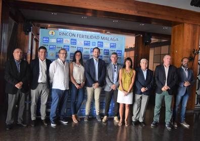 Imagen secundaria 1 - Presentación de las nuevas equipaciones. 