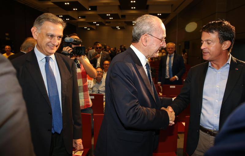 El desayuno-coloquio en colaboración con la Fundación Cajasol se celebró en el Hotel Barceló