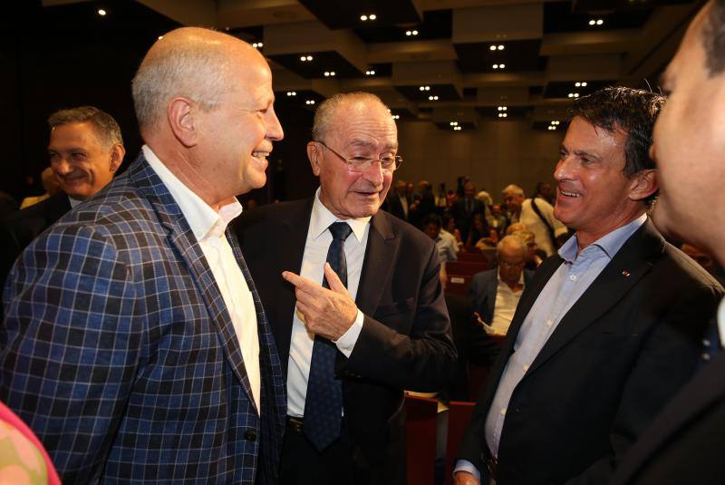 El desayuno-coloquio en colaboración con la Fundación Cajasol se celebró en el Hotel Barceló