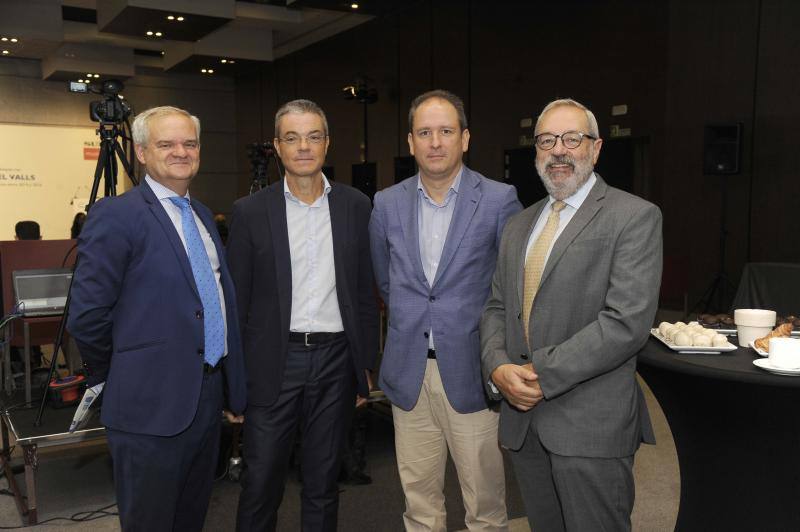 El desayuno-coloquio en colaboración con la Fundación Cajasol se celebró en el Hotel Barceló