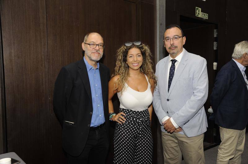 El desayuno-coloquio en colaboración con la Fundación Cajasol se celebró en el Hotel Barceló