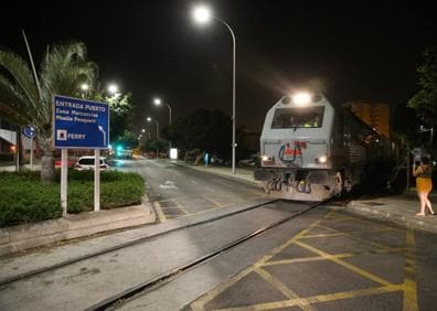 Imagen secundaria 1 - Imágenes del regreso de los trenes anoche. 