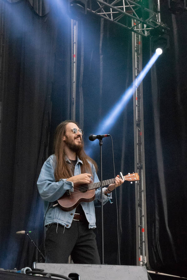 Los Planetas, Iván Ferreiro, Sidonie, La Casa Azul y Coque Malla actuaron en el Auditorio