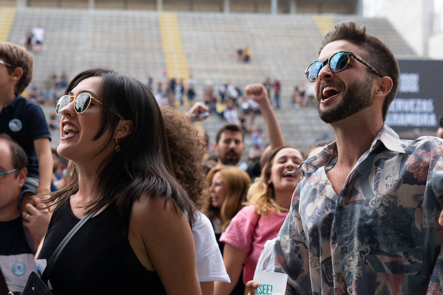 Los Planetas, Iván Ferreiro, Sidonie, La Casa Azul y Coque Malla actuaron en el Auditorio