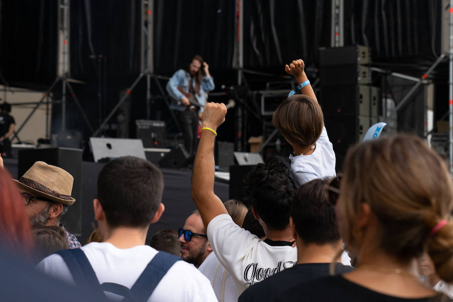 Los Planetas, Iván Ferreiro, Sidonie, La Casa Azul y Coque Malla actuaron en el Auditorio