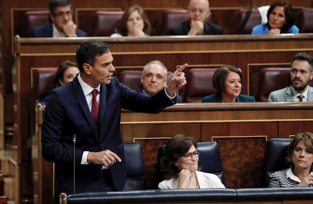 Sánchez en la sesión de control al Gobierno del pasado miércoles en el Congreso. :: juan Carlos Hidalgo / efe