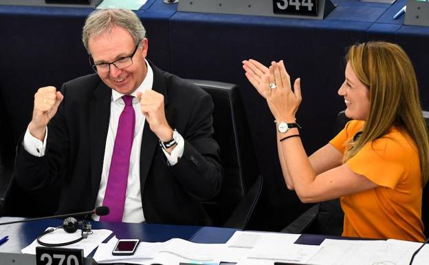El eurodiputado popular Axel Voss, feliz tras aprobase la propuesta de reforma del derecho de autor. 