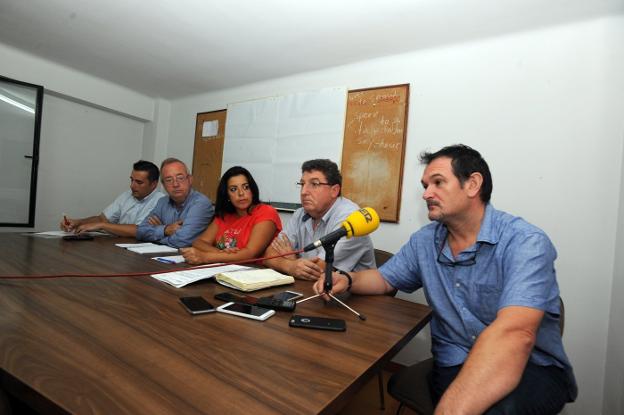 Rueda de prensa en la sede de CCOO. :: josele-lanza
