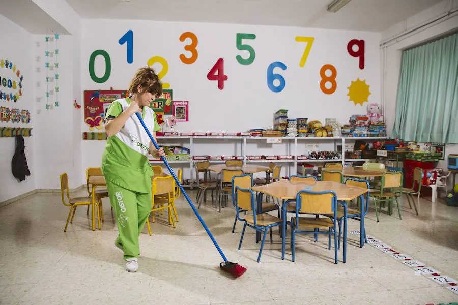 La empresa cuenta entre sus especialidades la limpieza de centros educativos.